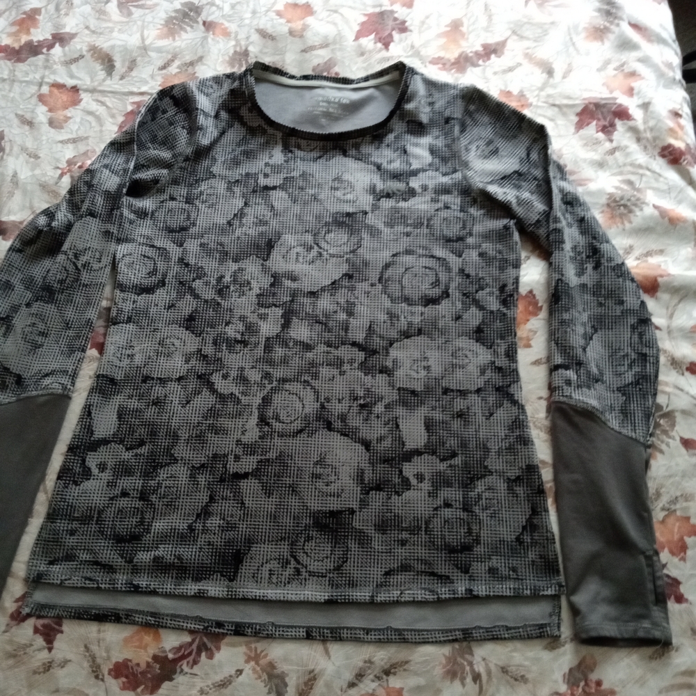 Marika Tek Dry-Wik Black & Grey Floral Long Sleeve Top Medium